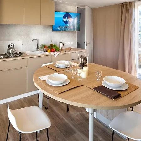 Campsite Au Paradis Des Campeurs Premium Roquebrune-sur-Argens