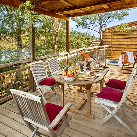 Au Paradis Des Campeurs Premium *